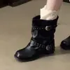 Botas de moda pretas com tachas, retrô, doces e ousadas para mulheres, nova coleção outono 2026, versáteis e estilosas, botas Martin super populares