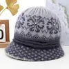 Gorro de Invierno para Mujer 2026 Nuevo Estilo Sombrero Cubo Protección contra el Frío Gorro Cálido para Madre Tejido de Lana Engrosado con Felpa para Personas de Mediana Edad y Mayores