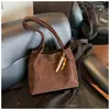 Bolsa Transfronteriza de Gran Capacidad para Mujer 2025 Nueva Bolso de Hombro Retro de Alta Gama Bolso Tote de Moda Otoño e Invierno para Viajar