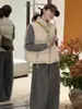 Nuevo Chaleco Ligero de Plumón con Cuello Alto Estilo Coreano para Mujer Otoño e Invierno Prenda Exterior Pequeña Chaleco Espesado de Plumón de Pato Blanco Moderno