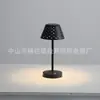 Luminária de Mesa de Metal Vazada Personalizada LED Proteção Ocular Mesa Quarto Lâmpada de Atmosfera Carregamento USB Barra de Toque Luminária de Mesa