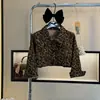 Conjunto de Ropa de Otoño para Niñas 2026 Nueva Moda Chaqueta con Estampado de Leopardo Estilo Coreano Pantalones Acampanados de Mezclilla Ajustados Conjunto de Dos Piezas