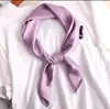 Lenço Quadrado Pequeno de Cor Sólida para Mulheres 70*70 Liso Estilo Coreano Simples Versátil Primavera e Verão Profissional Banco Comissário de Bordo Lenço Pequeno