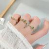 Anillo Estilo Palacio Vintage Color Zircón Verde Oliva Apertura de Tesoro Anillo Simple Lujo Ligero Diseño Nicho Anillo Apilable para Mujer