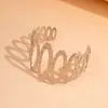 Pulseira Oval Plissada Oca Estilo Metal Europeu e Americano Transfronteiriça, Joia Statement Única e Ousada com Acabamento de Luxo para Mulheres
