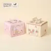 Venta directa del fabricante: Caja Portátil Pequeña para Pastel de 4 Pulgadas con Base, Ventana Transparente, Diseño Lindo de Dibujos Animados, Empaque de Horneado de Alta Calidad, En Stock
