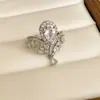 Anillo de Uva Pudín de Zirconia Estilo Ins Coreano Diseño Exquisito Anillo para Dedo Índice de Nicho Pendientes Versátiles de Lujo Ligero para Mujeres