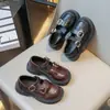 Sapatos de Couro para Meninas 2026 Nova Coleção Primavera e Outono Sapatos de Performance Macios para Crianças Sapatos de Princesa para Meninas Sapatilhas Estilo Britânico Sapatos da Moda