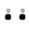 Pendientes de placa geométrica con microincrustaciones de circonita, estilo retro francés, con personalidad de nicho y diseño versátil para mujer.