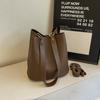Bolso tipo cubo retro francés de gran capacidad para mujer, estilo nuevo 2024, bolso de hombro moderno para ir al trabajo, elegante bolso tipo cubo