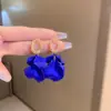 Pendientes Irregulares en Forma de Abanico Plegado Geométrico Azul Aguja de Plata Pendientes de Lujo Ligero de Gama Alta Pendientes de Moda de Nicho Venta al por Mayor