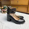Comércio Exterior Transfronteiriço Novo Modelo 2026 Website Independente Zíper nas Costas Salto Alto Grosso Salto Quadrado Fivela Rasa Sapatos Individuais Femininos