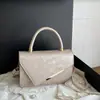 Bolso pequeño cuadrado de diseño retro de nicho cruzado de un solo hombro para mujer 2026 nueva tendencia de otoño e invierno moda sensación de alta gama