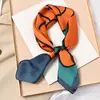 Pañuelo cuadrado pequeño de 70x70cm pañuelo de seda para mujer Primavera Otoño Invierno combinación con camisa decoración profesional pañuelo protector del cuello pañuelo fino