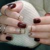 Otoño e invierno Hong Kong cortavientos armadura temperamento parches de cerezas uñas postizas cortas acabadas tabletas de uñas blancas al por mayor Q28