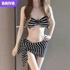 Maiô para Mulheres 2025 Novo Biquíni Sexy Conjunto de Três Peças High-End Listrado Dividido Roupa de Banho para Férias na Praia Atacado