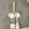 Estante de clip para trapeador montado en la pared, gancho sin perforaciones, hebilla de baño para balcón, estante de almacenamiento de escobas fijo