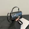 Bolso Cuadrado Pequeño Texturizado Casual de Moda 2025 Primavera Nuevo Simple Nicho Elegante para Mujer Moderno de Un Solo Hombro Cruzado