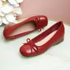 Zapatos Mary Jane para mujer petite con aumento de altura interior, 026 nuevo estilo de otoño, bailarinas retro francesas con lazo