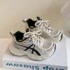 Zapatillas para Niñas 2026 Primavera Moda Infantil Suela Suave Zapatos de Papá Niños Grandes Malla Transpirable Zapatos Deportivos para Correr