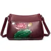 Bolsa de Mão com Estampa de Lótus em Relevo Estilo Europeu e Americano para Mulheres, Bolsa Transversal Versátil da Moda, Bolsa de Mão Simples em Couro Macio para Mães