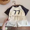Conjunto de Dos Piezas de Verano de Algodón con Mangas Cortas, Estilo Nuevo, Estampado Digital, Pantalones Cortos para Niñas y Niños con Hombros Caídos, Conjunto de Moda