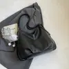 Bolsa de ombro de grande capacidade para mulheres, nova moda vintage outono e inverno 2024, bolsa tote versátil de nicho coreano