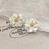 Brincos de orelha de camélia texturizados leves e luxuosos com fragrância estilo para mulheres, brincos franceses retrô elegantes e distintos para combinar com todos os estilos, brincos para mulheres