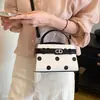 Bolso de Hombro Ligero y de Moda Estilo Coreano para Viajes Diarios 2026, Bolso Cruzado, Bolso de Mano Súper Moderno de Lunares, Nuevo Modelo Versátil para Mujeres