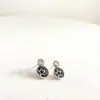 Nuevo Precio Especial Estilo Caliente Pendientes de Acero de Titanio Modernos Simples Versátiles para Mujer Alta Calidad Pendientes Conservadores de Color Joyería de Lujo Ligero