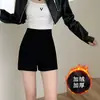 Shorts de mujer 2026 primavera-verano nuevos de cintura alta negros versátiles de exterior ajustados adelgazantes sexy de línea A hot pants