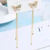 Um Par de Brincos de Borboleta Que Podem Ser Usados de Duas Maneiras, Brincos Longos com Franjas Super Feéricos Que Fazem Você Parecer Mais Magra, com um Estilo Coreano que é Fresco e Versátil para o Verão
