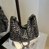 Bolso de Axila Leopardo de Alta Gama para Mujer 2024 Nuevo Bolso de Hombro de Moda Retro Europeo y Americano Diseño Nicho Bolso Cruzado