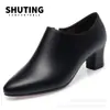 Zapatos de cuero Qiting para mujer de primavera y otoño, zapatos de trabajo negros para mujer, slip-on, suela blanda, boca profunda, para usar mucho tiempo, no cansan los pies