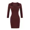 Vestido Sexy Ajustado Corto para Mujer con Escote Corazón, Mangas Largas, Copas Integradas, Talla Petite, Primavera y Otoño, Ceñido a la Cintura