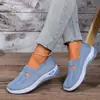 Sapatos de Pano Velho de Pequim Femininos 2025 Outono Novos Respiráveis para Mães de Meia-Idade e Idosos Tamanho Grande Sapatos Femininos Transfronteiriços TEMU