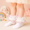 Calcetines de baile para niñas al por mayor transfronterizos, calcetines de satén con encaje de doble capa y volantes, calcetines cortos transpirables para niños estilo princesa bebé