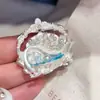 Broche de Espada Full Diamond Brillante de Trabajo Pesado Lujo Ligero para Mujer Nicho de Gama Alta Único Hermoso Pin Accesorios para Abrigo Chaqueta