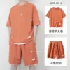Conjunto esportivo de malha waffle para homens, conjunto de duas peças de verão com shorts e camiseta de manga curta para homens, um conjunto de roupas casuais estiloso para homens