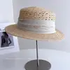 Sombrero de paja de copa plana transpirable calado para mujer, sombrero de paja versátil de lujo ligero para el verano, sombrero de protección solar para vacaciones y viajes