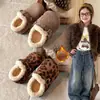 2026 Novos Sapatos Birkenstock Retrô Versáteis de Bico Redondo para Crianças Outono/Inverno Unissex Infantil Aveludado Espesso Quente Solado Espesso Sapatos de Algodão