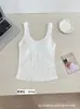 Camiseta sin costuras de talla grande con cuello en U, copas fijas y tirantes anchos para mujer, capa base con hermoso diseño en la espalda, se puede usar como prenda exterior, con almohadillas para el pecho incorporadas