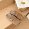 2026 Baotou Novo Estilo Slip-on Bico Dividido Chinelos Casuais Meio Chinelos Birkenstock Retrô Francês Outono/Inverno Versátil