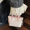 Bolso de Mano Elegante y de Alta Gama para Mujer 2025 Nuevo Bolso de Hombro de Gran Capacidad Versátil para el Trabajo Bolso Grande de Axila