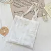 65291 Bolso Tote Bordado de Flor Hueca Color Marfil Cuadros Huecos Estilo Chica Francesa para Viaje Libro Bolso de Hombro Único de Tela