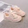 Sapatos Femininos 2026 Chegadas de Verão Sapatos Esportivos Infantis Forrest Gump Sapatos para Crianças Maiores Malha Respirável com Laço Tênis de Corrida Branco