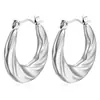 Moda Europeia e Americana Brincos Transfronteiriços Sentido Avançado Ouro 18K Aço Inoxidável com Pressão de Óleo Temperamento Feminino Versátil Brincos de Titânio