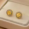 Nuevos Pendientes Minimalistas de Moda Chapados en Cobre Dorado Hechos a Mano con Microincrustaciones de Diamantes Completos Pendientes Clásicos Versátiles de Moda para Mujer