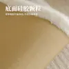 Almofada de sofá cor creme, de formato único, tecido de veludo cotelê, adequada para todas as estações, design de peça única, sofá de couro de linhas retas, antiderrapante e exala uma sensação luxuosa
