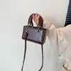 Bolso de mujer transfronterizo, casual, moderno, versátil, bolso cruzado de moda, portátil, bolso de hombro estructurado, nuevo modelo Otoño 2026